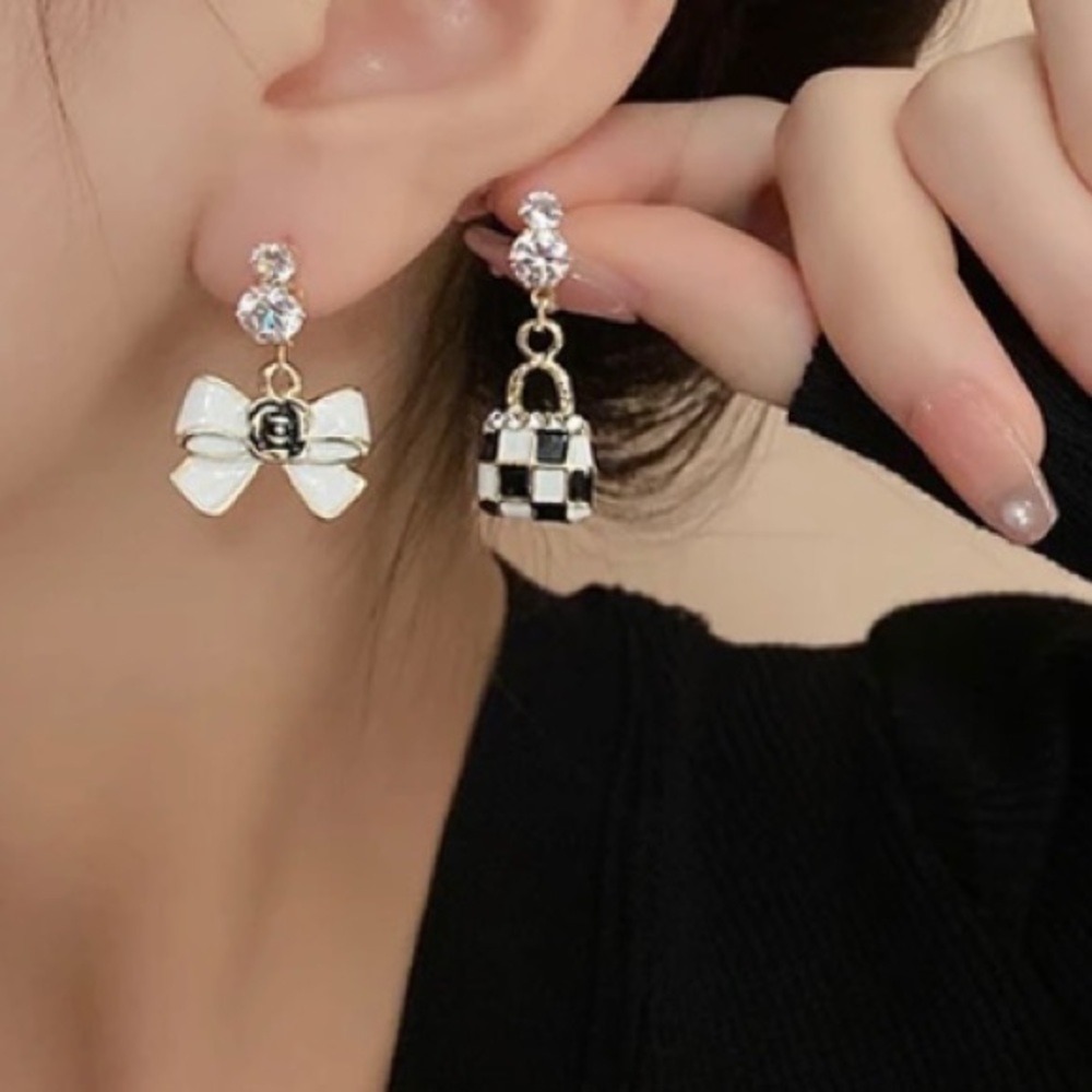 Womens Handbag Bow Earrings Checkered
